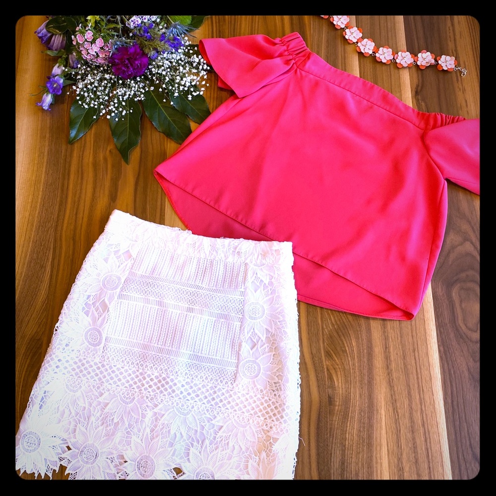 Bright pink, crop top, off shoulders. Topshop